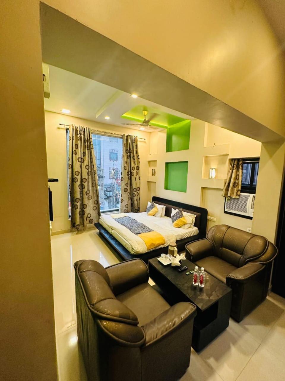 Hotel Deva Inn Варанаси Экстерьер фото