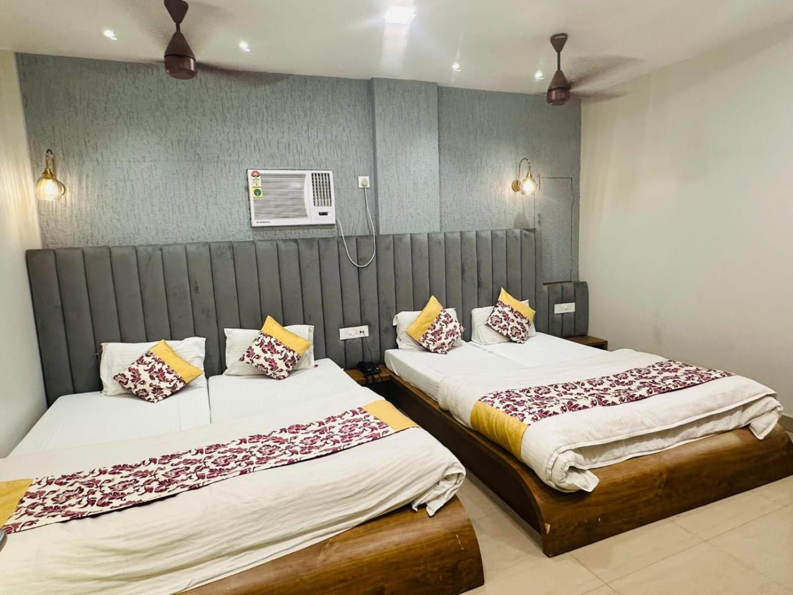 Hotel Deva Inn Варанаси Экстерьер фото