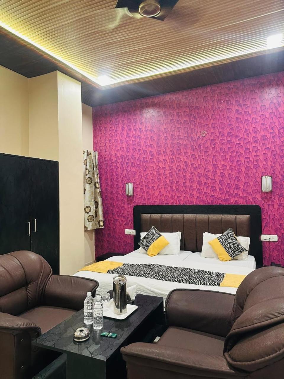Hotel Deva Inn Варанаси Экстерьер фото